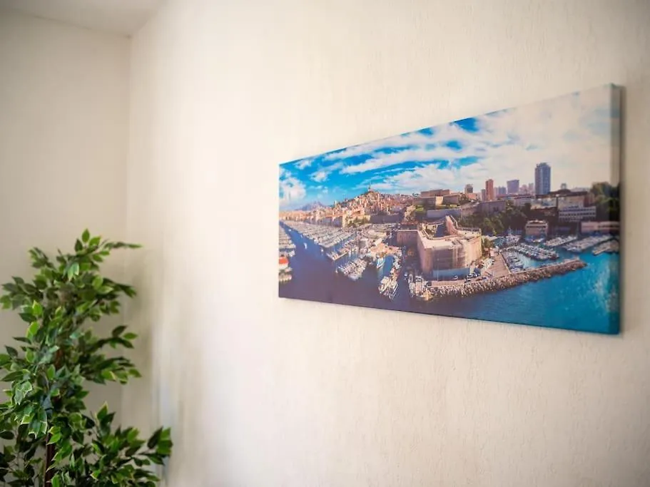 Appartement Tout Equipe A 5 Min De La Gare St Charles Marseille 0*,  France